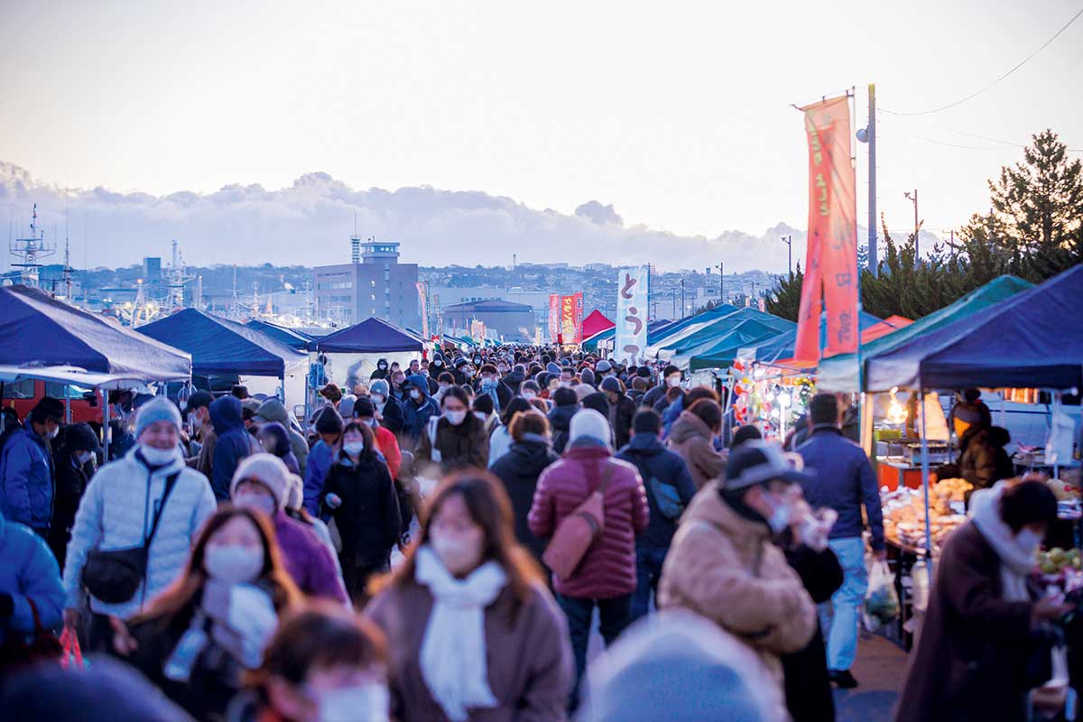 館鼻岸壁朝市